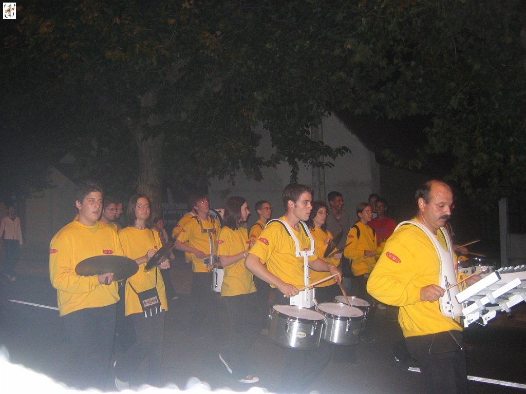 IMG00005.JPG - le groupe invité par le comité des fêtes de la barrière St Marc
